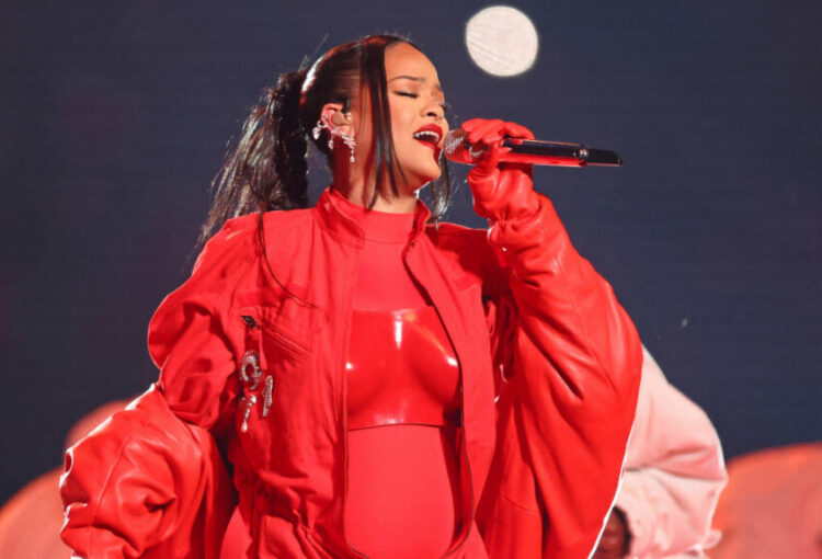 Rihanna demostró su habilidad para generar  free press en el Super Bowl