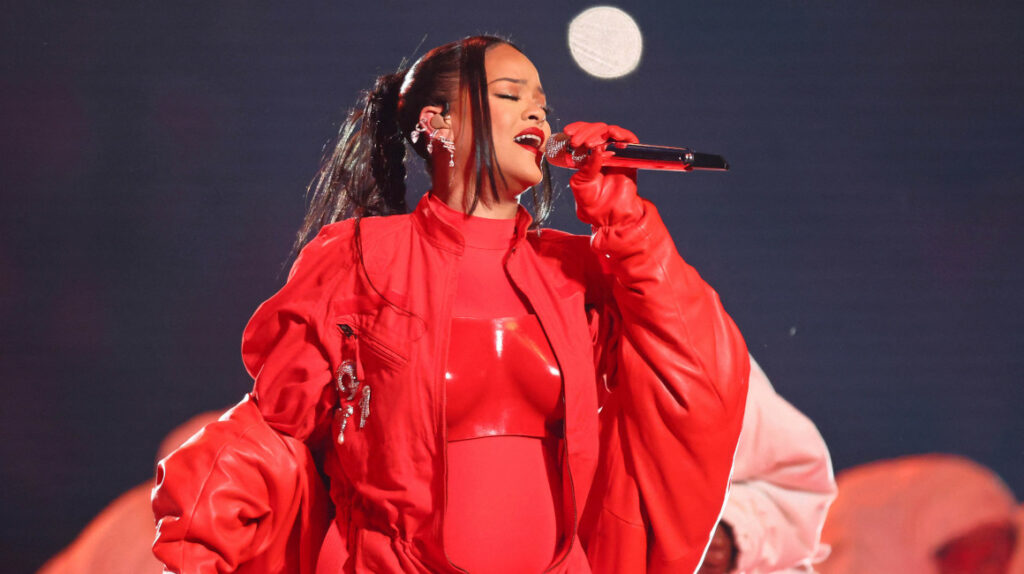 Rihanna demostró su habilidad para generar  free press en el Super Bowl